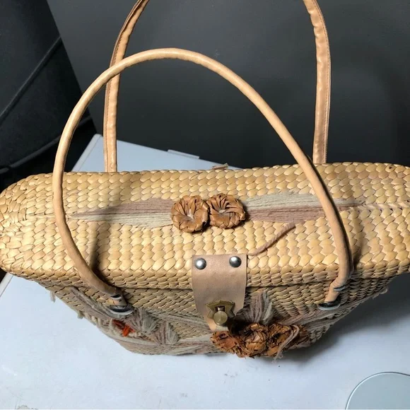 Vintage Woven Straw Basket Bag 1950s 12” x 10” - Picture 2 of 5